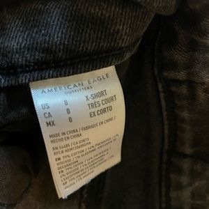 AMERICAN EAGLE JEANS SIZE 0 XTRA SHORT (gently worn in great condition)